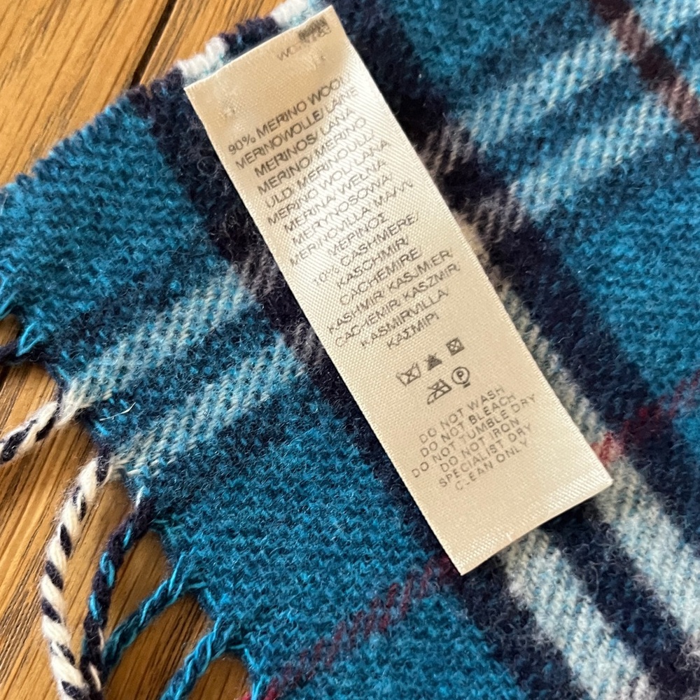 EUC Burberry Teal and Navy Merino Wool and Cashmere Blend Scarf with Fringe - Picture 3 of 8